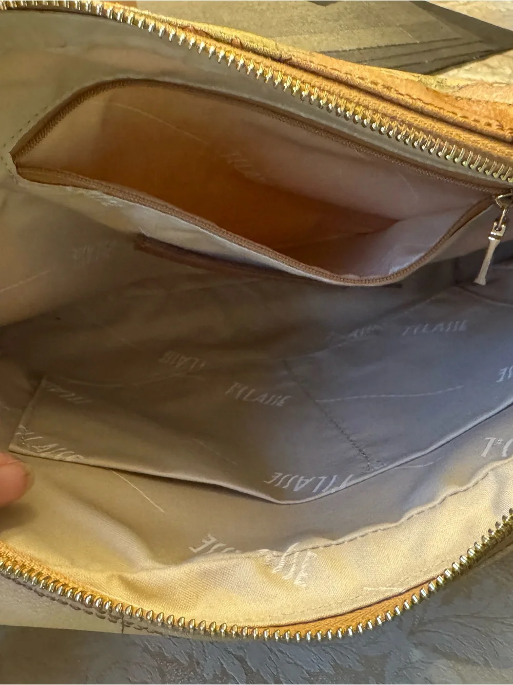 Alviero Martini NWOT 1A Classe Geo Classic Purse and Coin Purse Set + Dust Bag